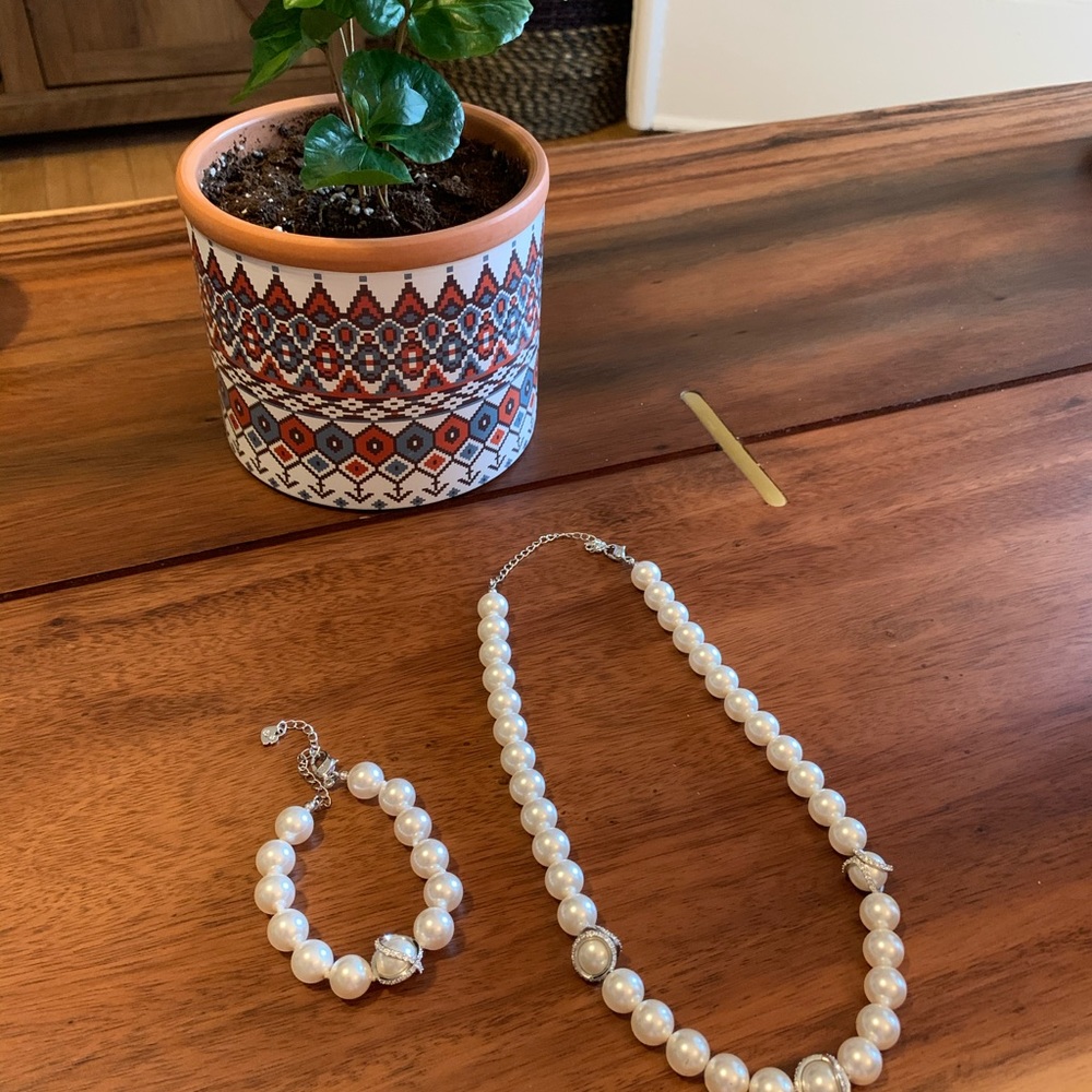 Swarovski pearl necklace and bracelet